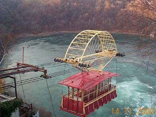 CAN ON NiagaraFalls 2000NOV14 014